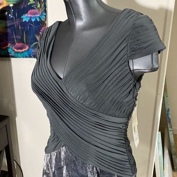 NWT ADRIANNA PAPELL stingy heavily lined cap sleeve glitter ruffle layer ruched - Picture 3 of 16